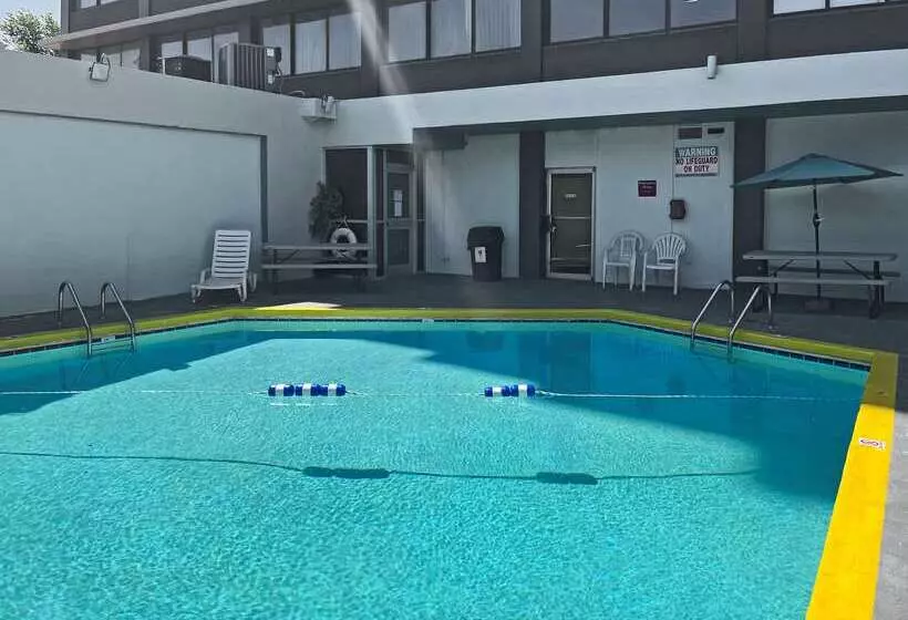 Hotel Quality Inn & Suites