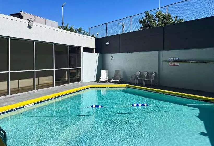 Hotel Quality Inn & Suites