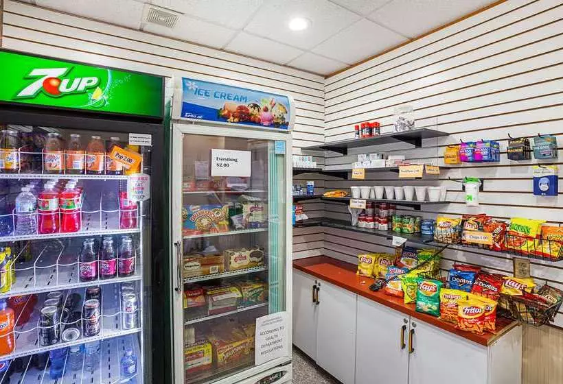 Hotel Quality Inn & Suites