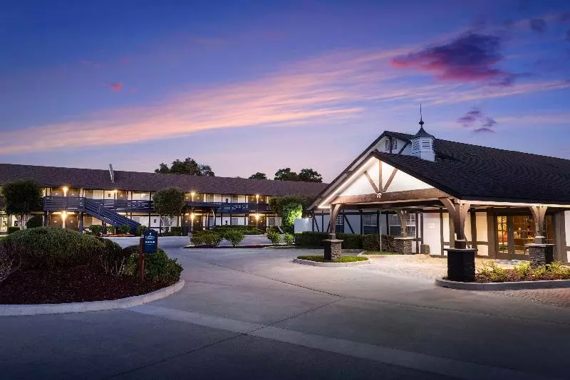 호텔 The Hadsten Solvang, Tapestry Collection By Hilton