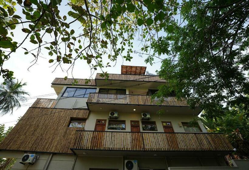 בית מלון כפרי Bombora Hiriketiya