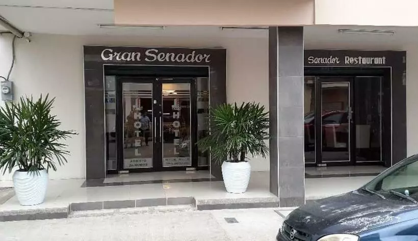 ホテル Gran Senador