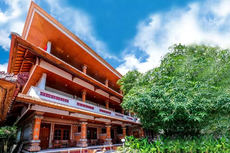 ホテル Oyo 2411 Taman Mekar Beach Inn 2