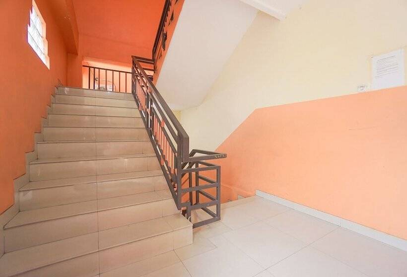 בית מלון כפרי Oyo 2639 Oxy Townhouse