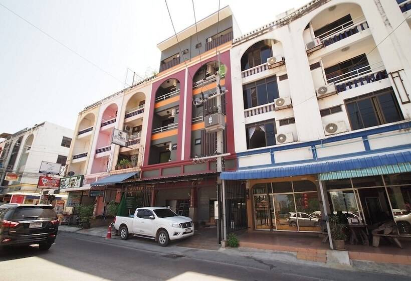 בית מלון כפרי Oyo 878 Sintara Residence