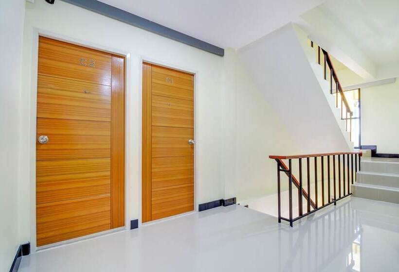 בית מלון כפרי Oyo 878 Sintara Residence