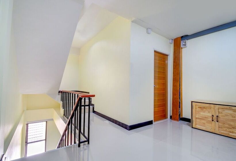 בית מלון כפרי Oyo 878 Sintara Residence