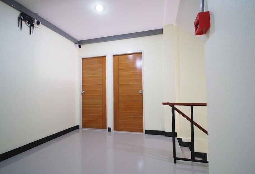 בית מלון כפרי Oyo 878 Sintara Residence