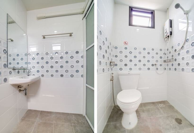 בית מלון כפרי Oyo 878 Sintara Residence