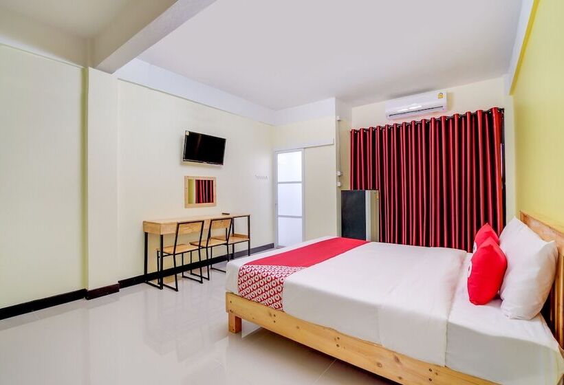 בית מלון כפרי Oyo 878 Sintara Residence