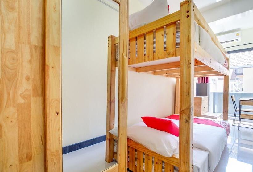 בית מלון כפרי Oyo 878 Sintara Residence