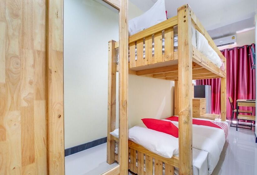 בית מלון כפרי Oyo 878 Sintara Residence