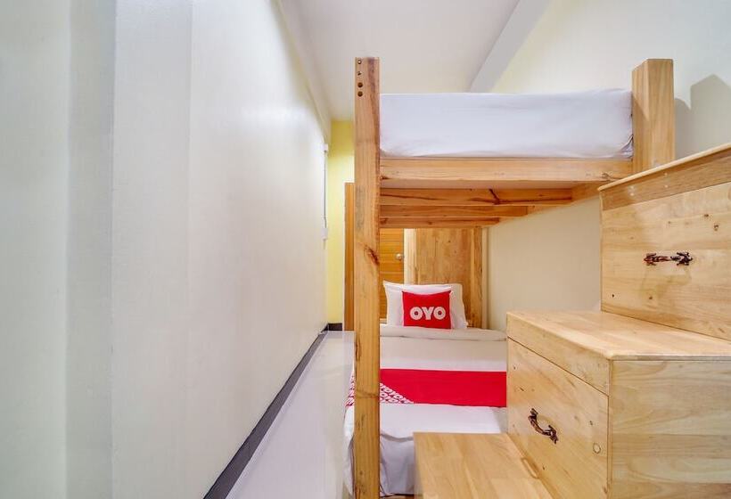 בית מלון כפרי Oyo 878 Sintara Residence