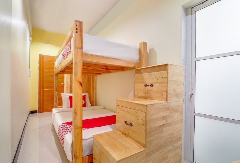 בית מלון כפרי Oyo 878 Sintara Residence