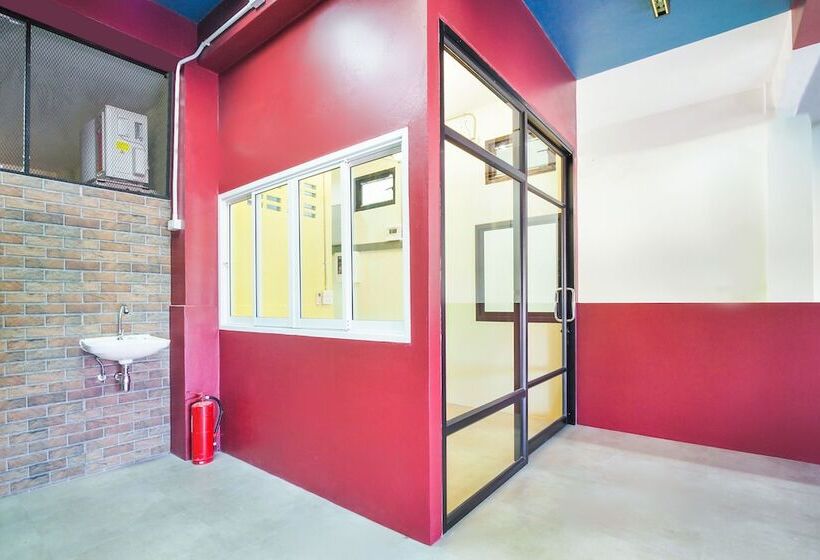 בית מלון כפרי Oyo 878 Sintara Residence