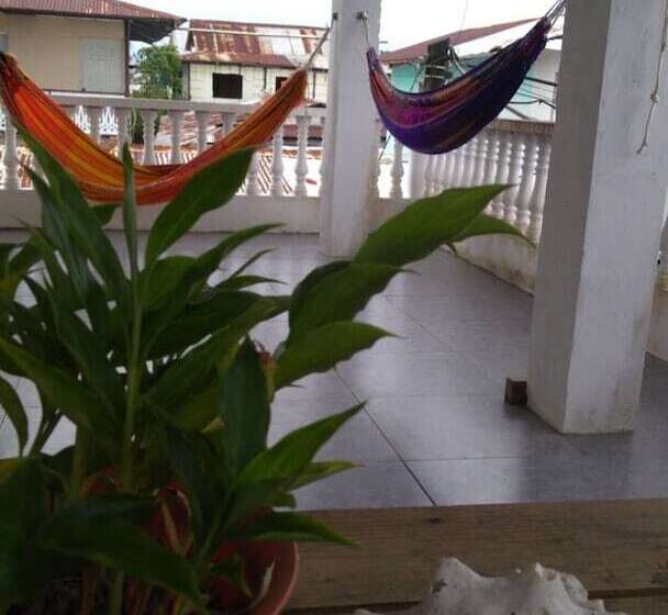 پانسیون Cataleya Hostel