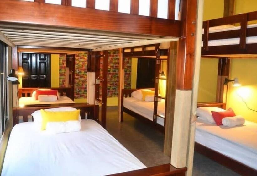 پانسیون Cataleya Hostel