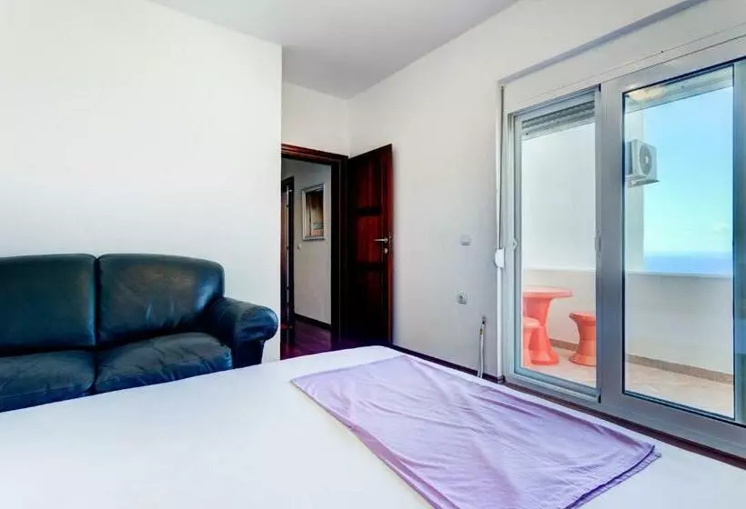 پانسیون Vera Apartments