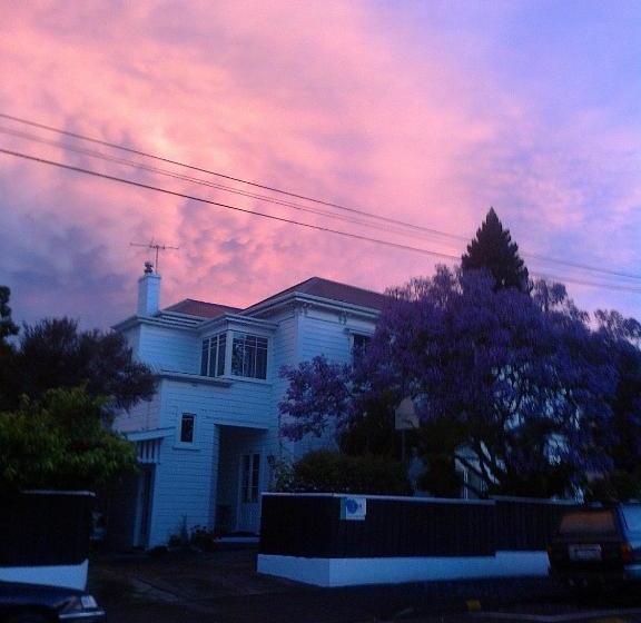 Alberg Honeysuckle House