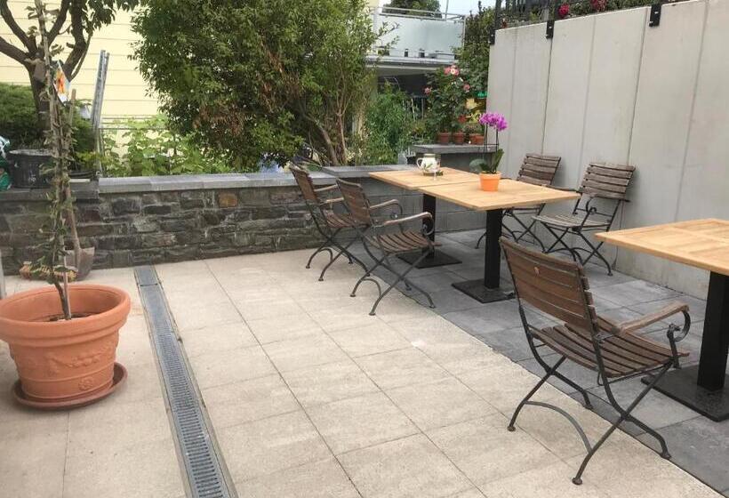 ユースホステル La Maison Vintage