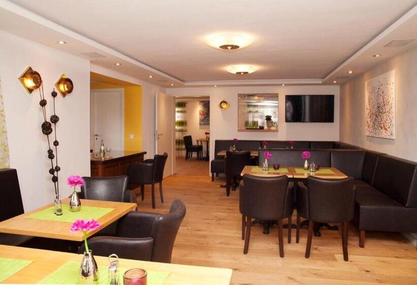 ユースホステル La Maison Vintage