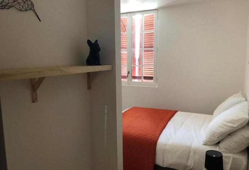 تختخواب و صبحانه Maison Simonenia