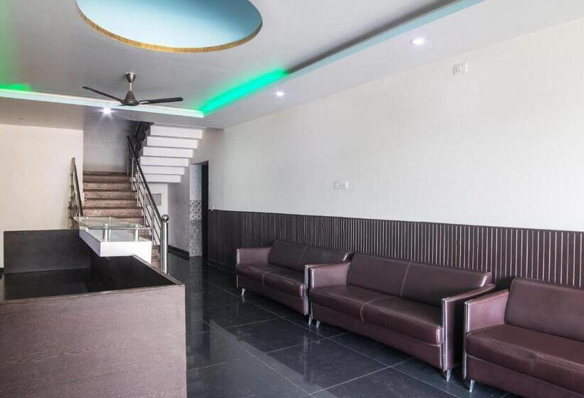 בית מלון כפרי Capital O  Shivalaya