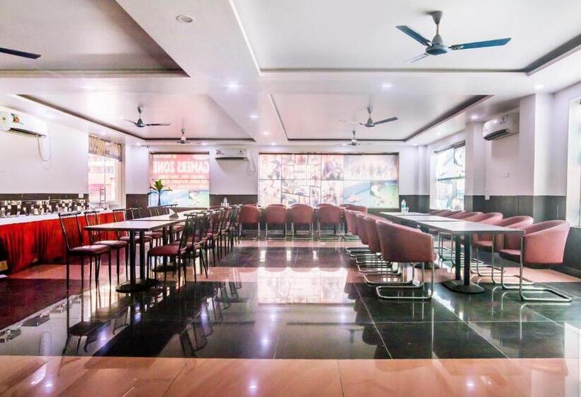 בית מלון כפרי Capital O  Shivalaya