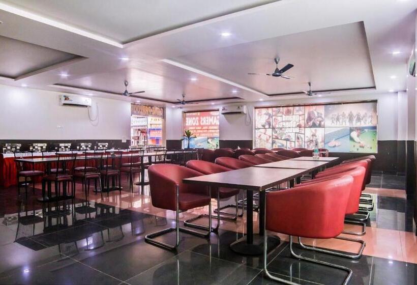 בית מלון כפרי Capital O  Shivalaya