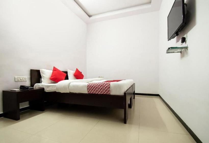 Hotel Oyo 43484  Real Residency