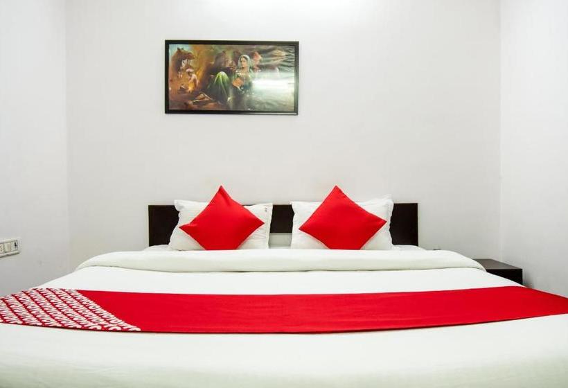 Hotel Oyo 43484  Real Residency