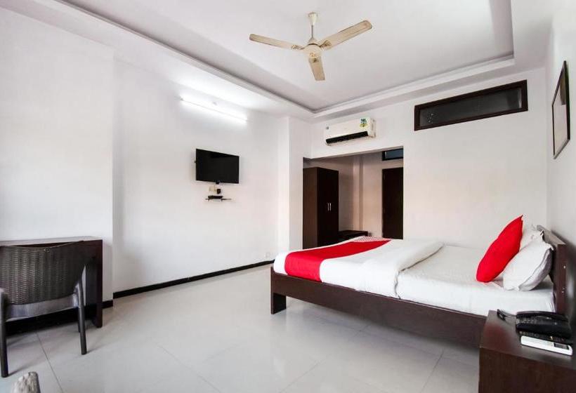 Hotel Oyo 43484  Real Residency