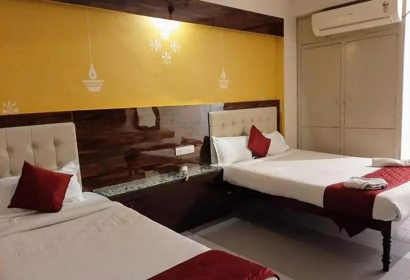 هتل Ravi Krishna Inn