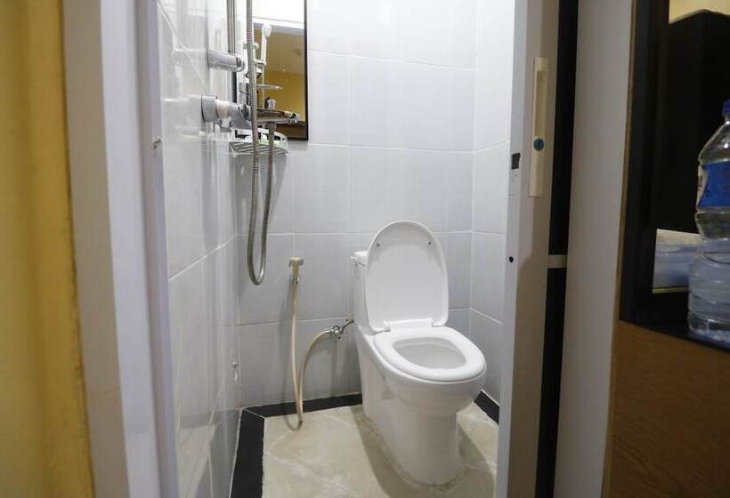 فندق Reddoorz Plus Near Dc Mall Batam