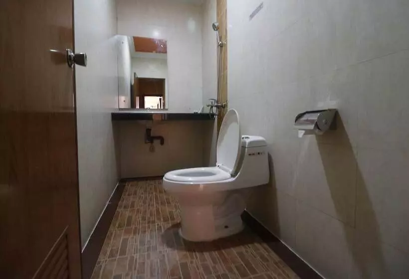 Hotelli Reddoorz Plus Near Dc Mall Batam