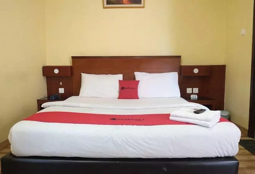 Hotelli Reddoorz Plus Near Dc Mall Batam