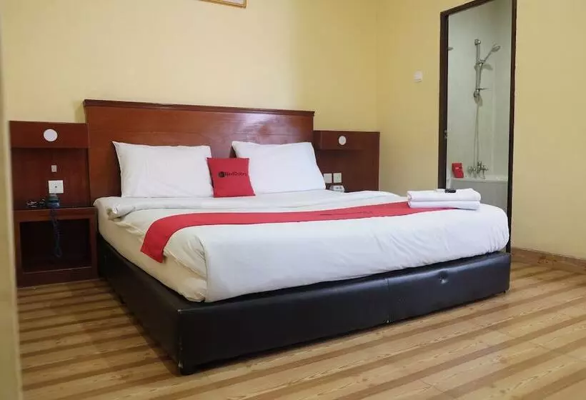 Hotelli Reddoorz Plus Near Dc Mall Batam