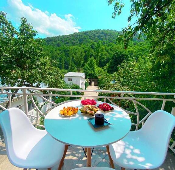 پانسیون Green Garden