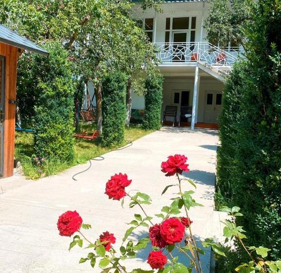 پانسیون Green Garden