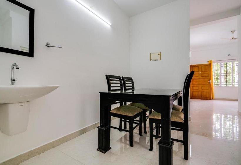 ペンション Oyo Home 45296 Highness Apartment