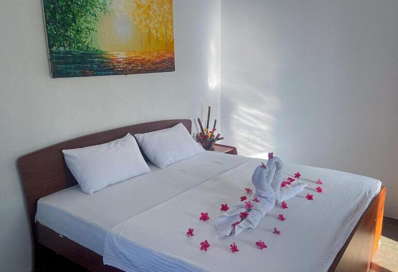 بنسيون Whisky Point Surf Cabana