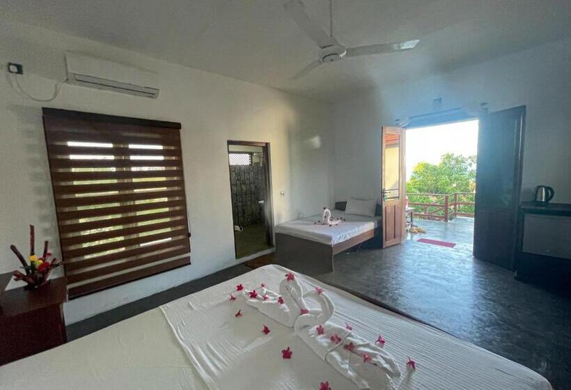 بنسيون Whisky Point Surf Cabana