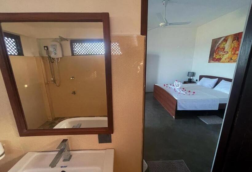 بنسيون Whisky Point Surf Cabana