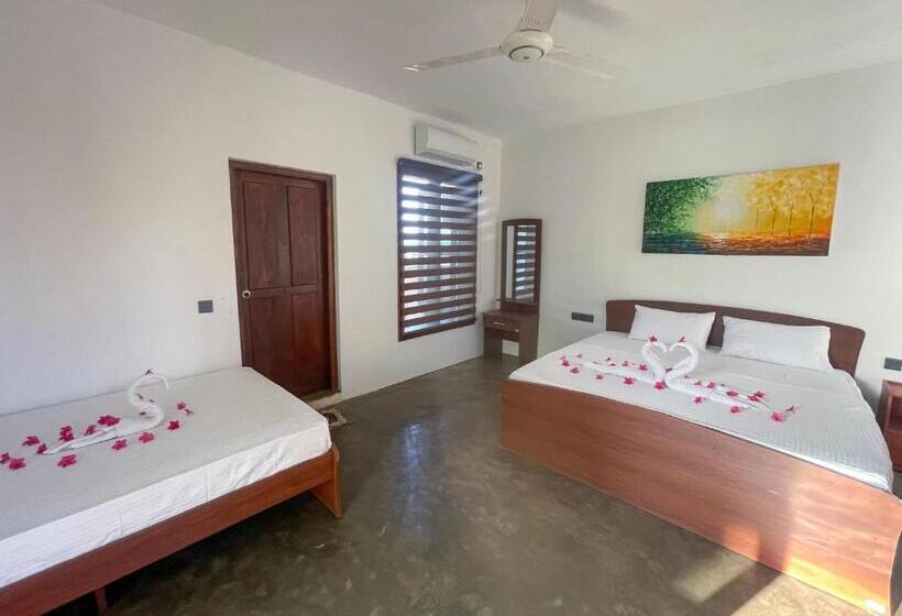 بنسيون Whisky Point Surf Cabana