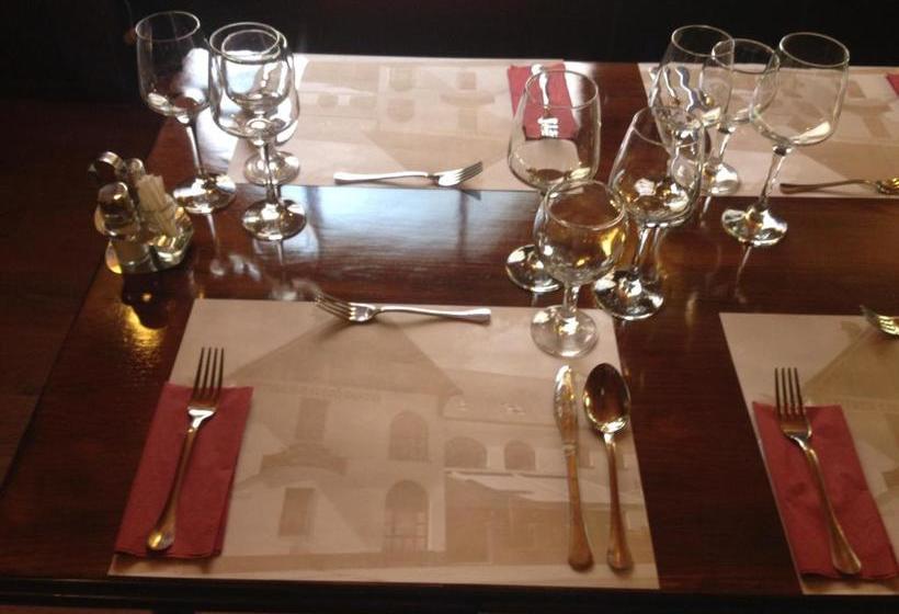 ベッドアンドブレックファースト Play Pub étterem és Panzió