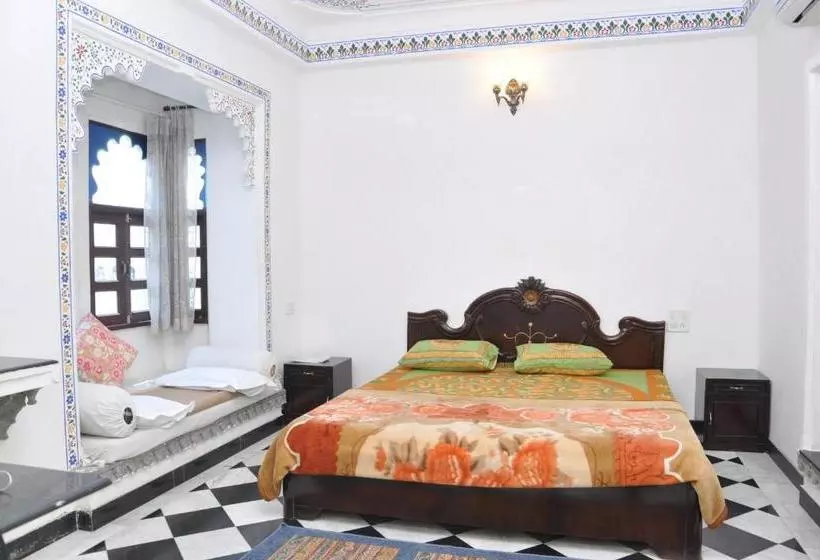 ホテル Gangaur Palace