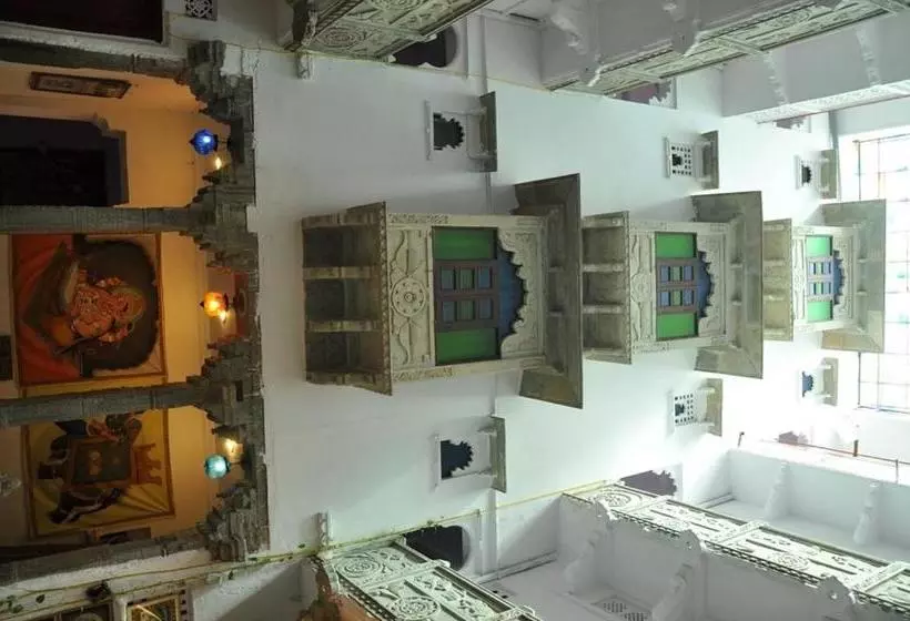 ホテル Gangaur Palace