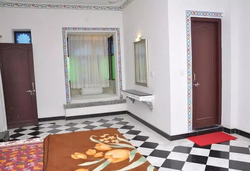 ホテル Gangaur Palace