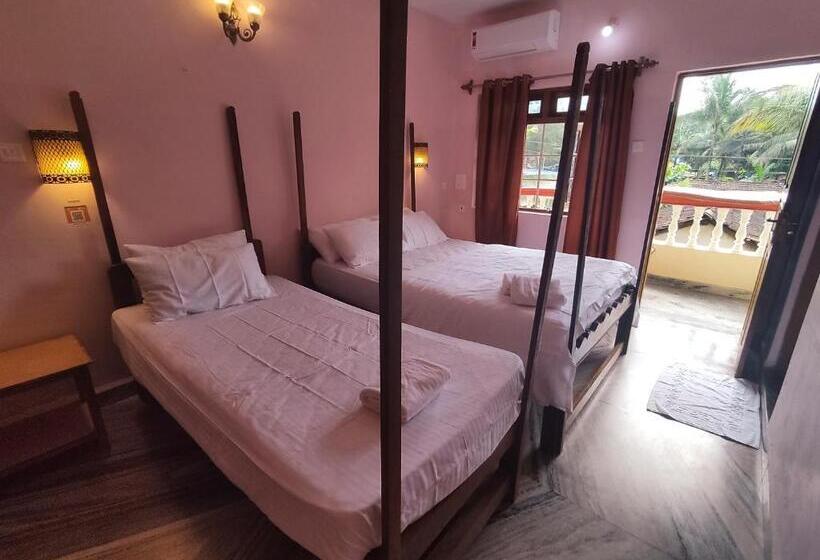 Hotel Maria Paulo Guest House Bar And Restaurant