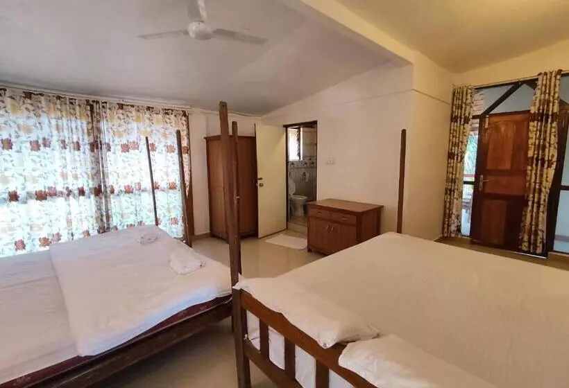 Hotelli Maria Paulo Guest House Bar And Restaurant